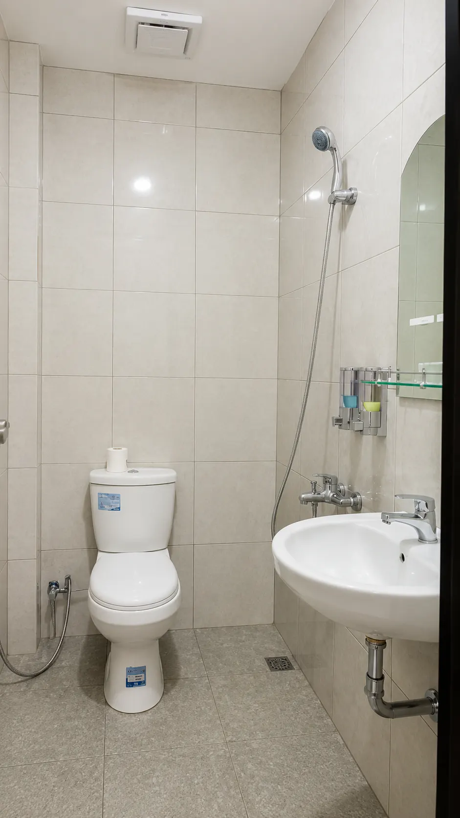 Kamar mandi pribadi dengan air panas